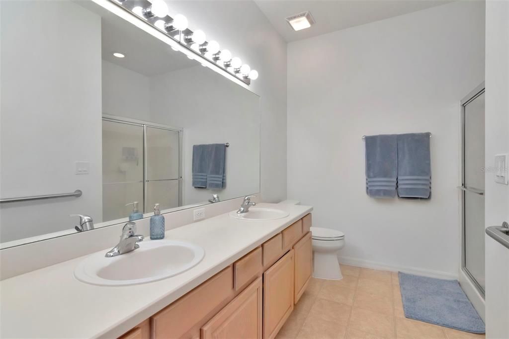 For Sale: $279,500 (2 beds, 2 baths, 1332 Square Feet)
