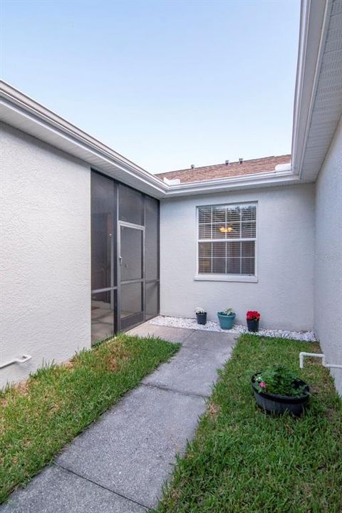 For Sale: $279,500 (2 beds, 2 baths, 1332 Square Feet)