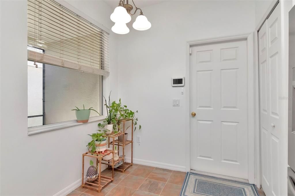 For Sale: $279,500 (2 beds, 2 baths, 1332 Square Feet)