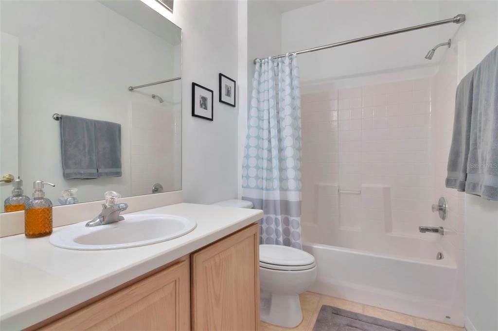 For Sale: $279,500 (2 beds, 2 baths, 1332 Square Feet)