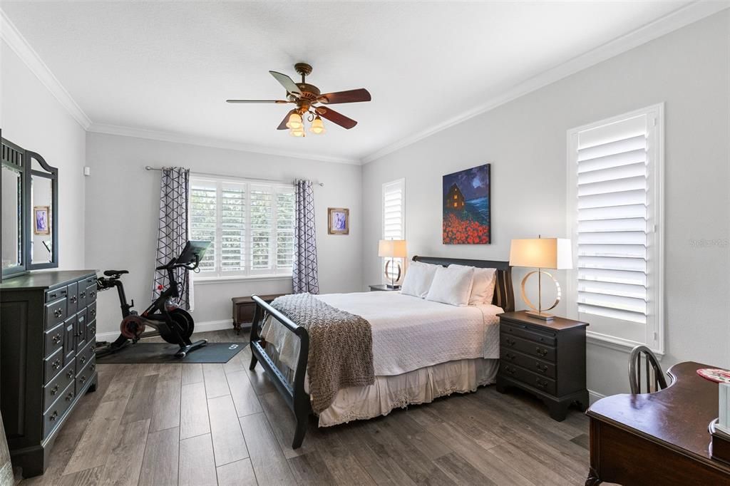 Active With Contract: $975,000 (5 beds, 3 baths, 4006 Square Feet)