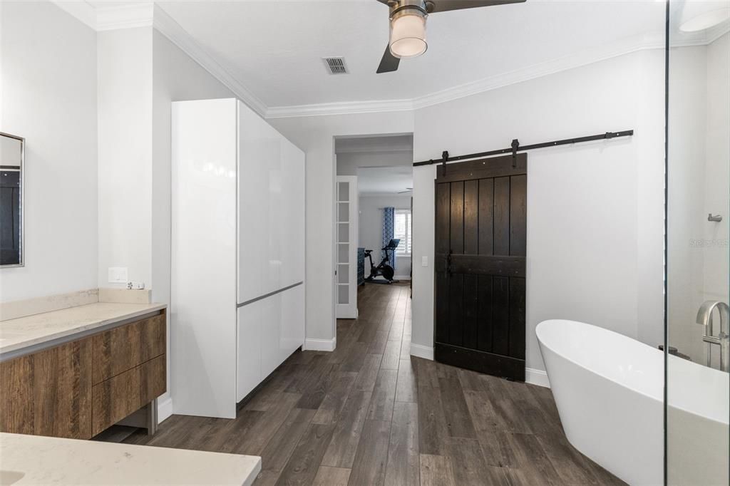 Active With Contract: $975,000 (5 beds, 3 baths, 4006 Square Feet)