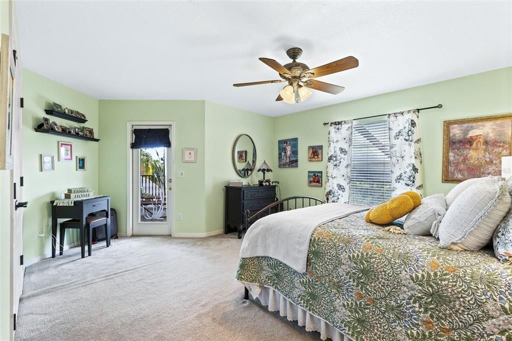 Active With Contract: $975,000 (5 beds, 3 baths, 4006 Square Feet)