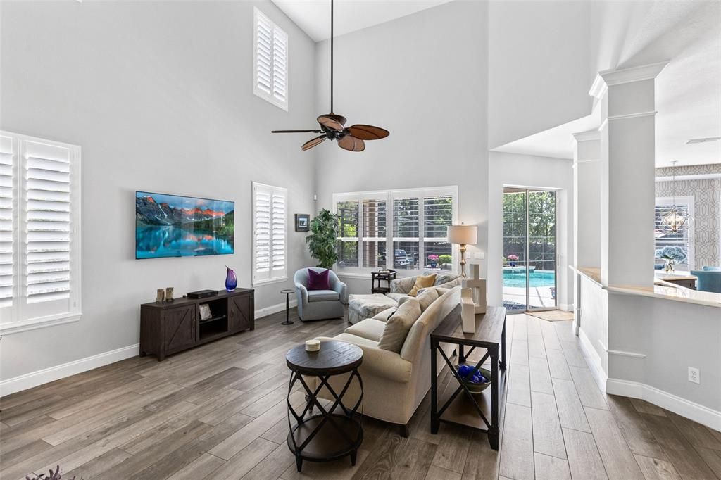 Active With Contract: $975,000 (5 beds, 3 baths, 4006 Square Feet)