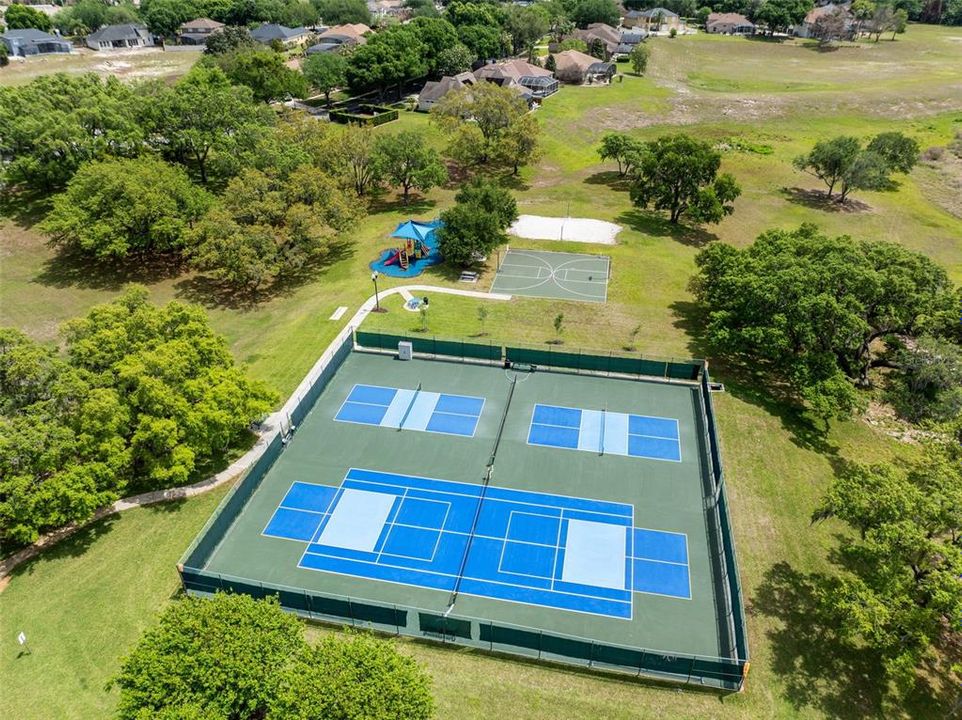 Active With Contract: $975,000 (5 beds, 3 baths, 4006 Square Feet)