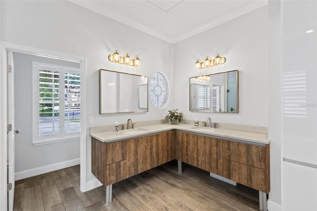 Active With Contract: $975,000 (5 beds, 3 baths, 4006 Square Feet)