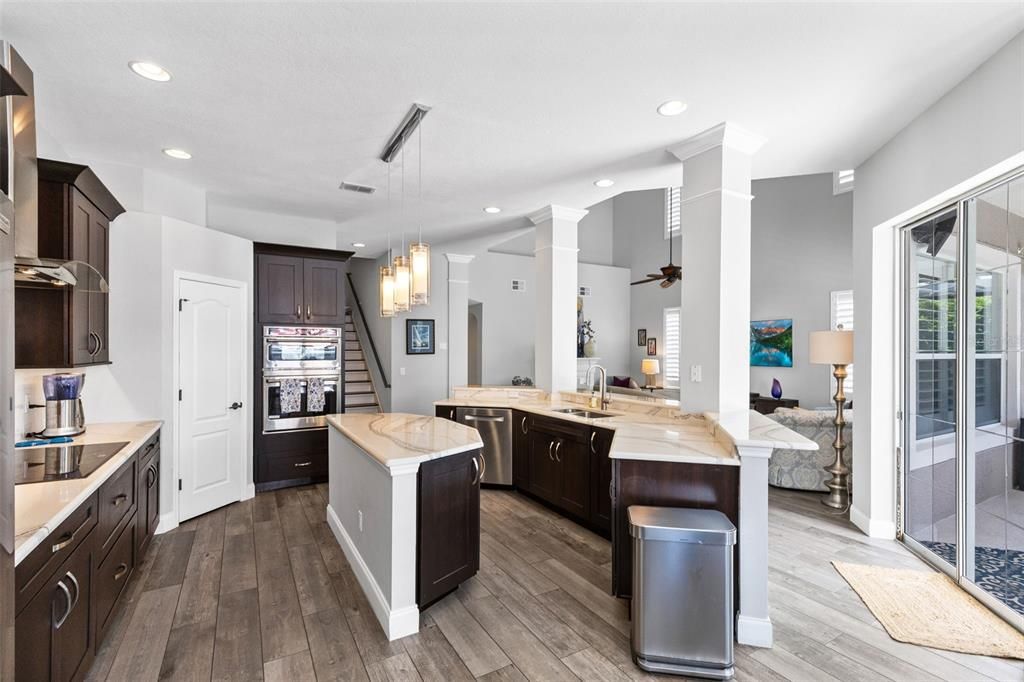 Active With Contract: $975,000 (5 beds, 3 baths, 4006 Square Feet)