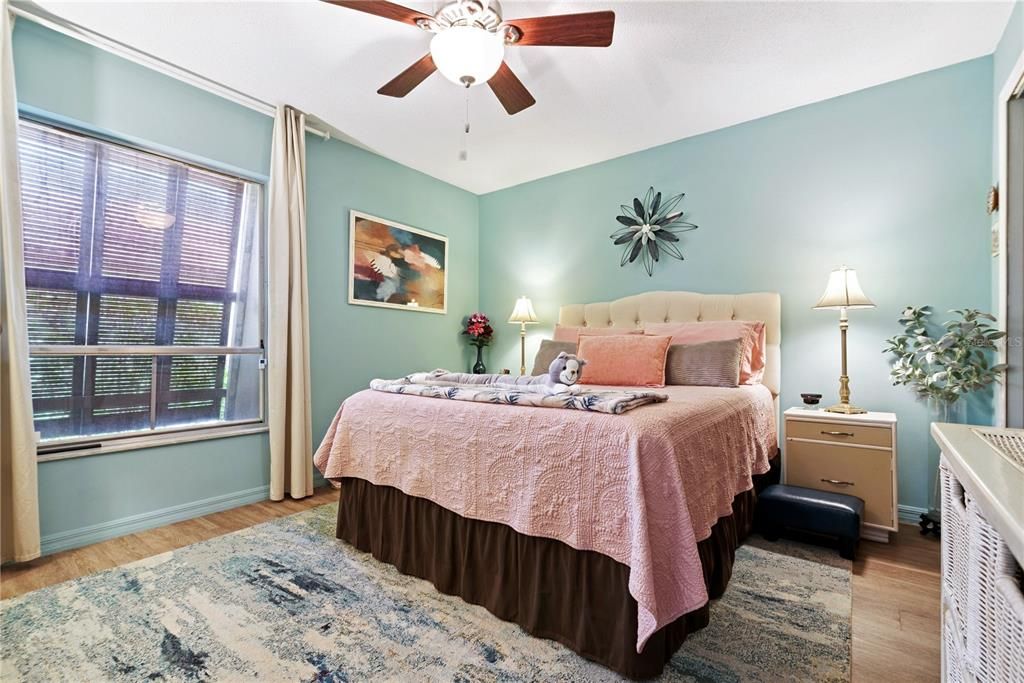 Activo con contrato: $237,900 (3 camas, 2 baños, 1664 Pies cuadrados)