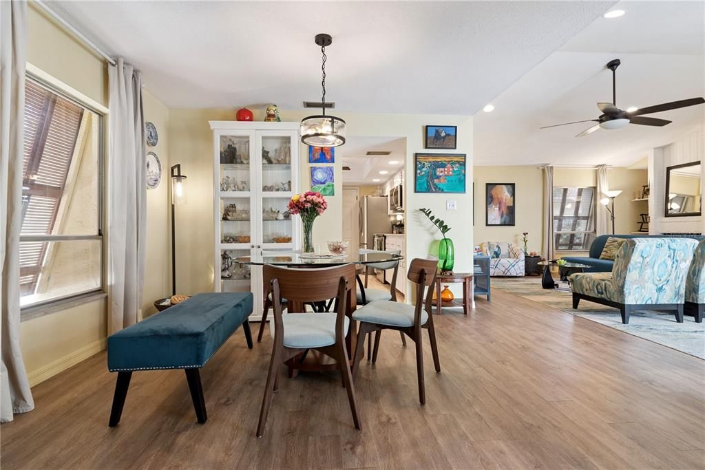 Activo con contrato: $237,900 (3 camas, 2 baños, 1664 Pies cuadrados)