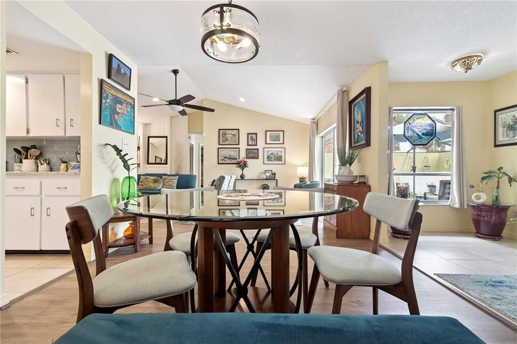 Activo con contrato: $237,900 (3 camas, 2 baños, 1664 Pies cuadrados)