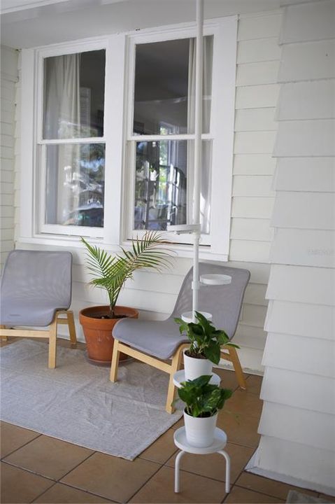 For Sale: $290,000 (3 beds, 1 baths, 1096 Square Feet)