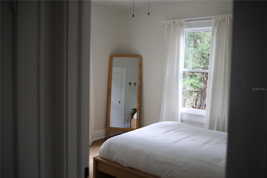 For Sale: $290,000 (3 beds, 1 baths, 1096 Square Feet)