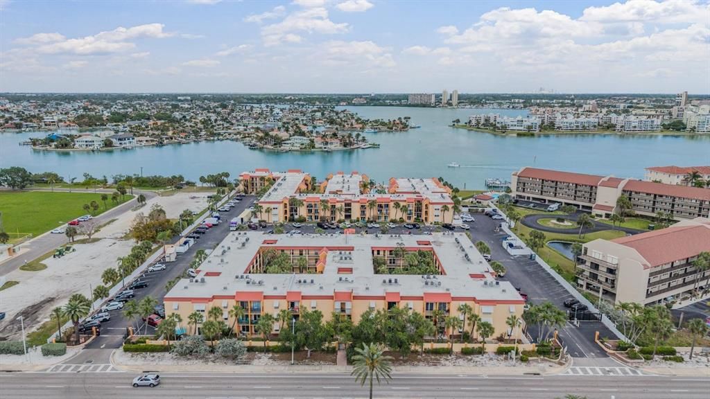 Active With Contract: $200,000 (2 beds, 1 baths, 845 Square Feet)