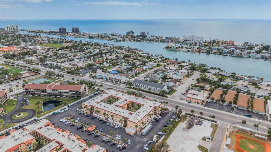 Active With Contract: $200,000 (2 beds, 1 baths, 845 Square Feet)