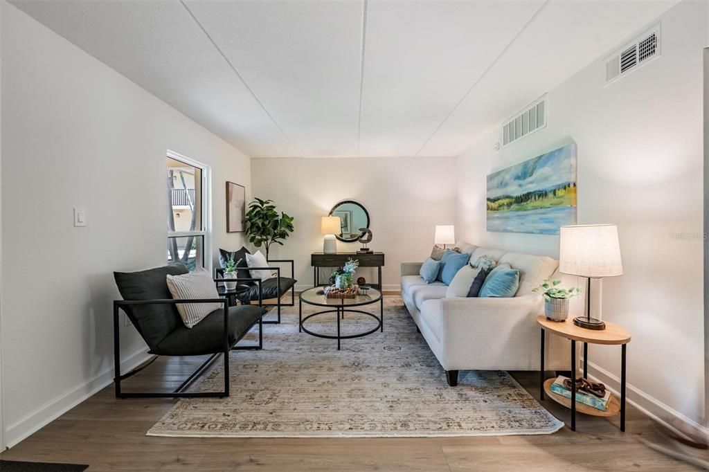 Active With Contract: $200,000 (2 beds, 1 baths, 845 Square Feet)