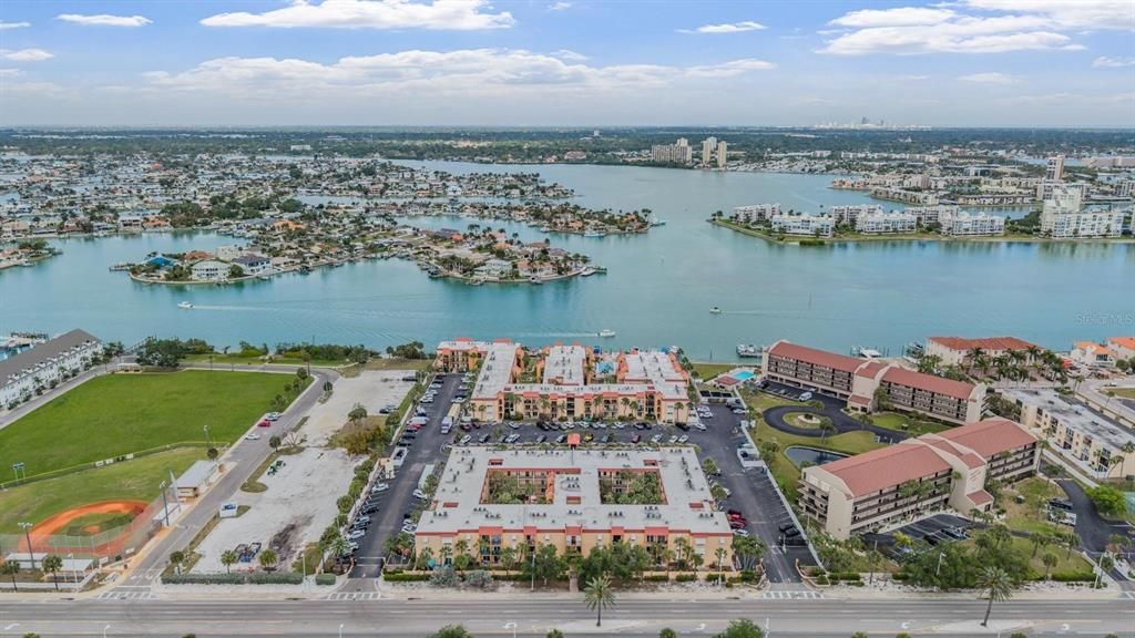 Active With Contract: $200,000 (2 beds, 1 baths, 845 Square Feet)