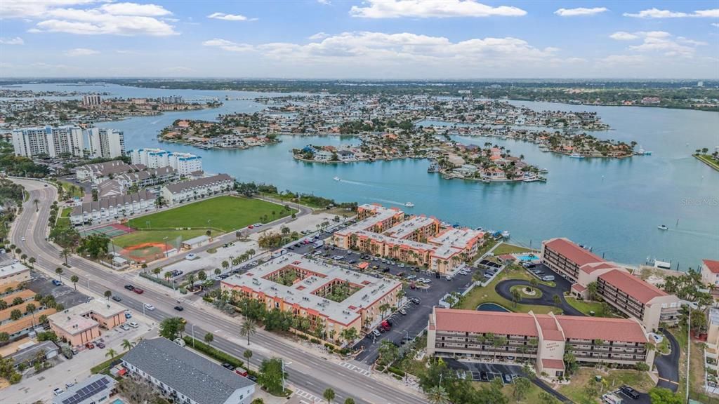 Active With Contract: $200,000 (2 beds, 1 baths, 845 Square Feet)