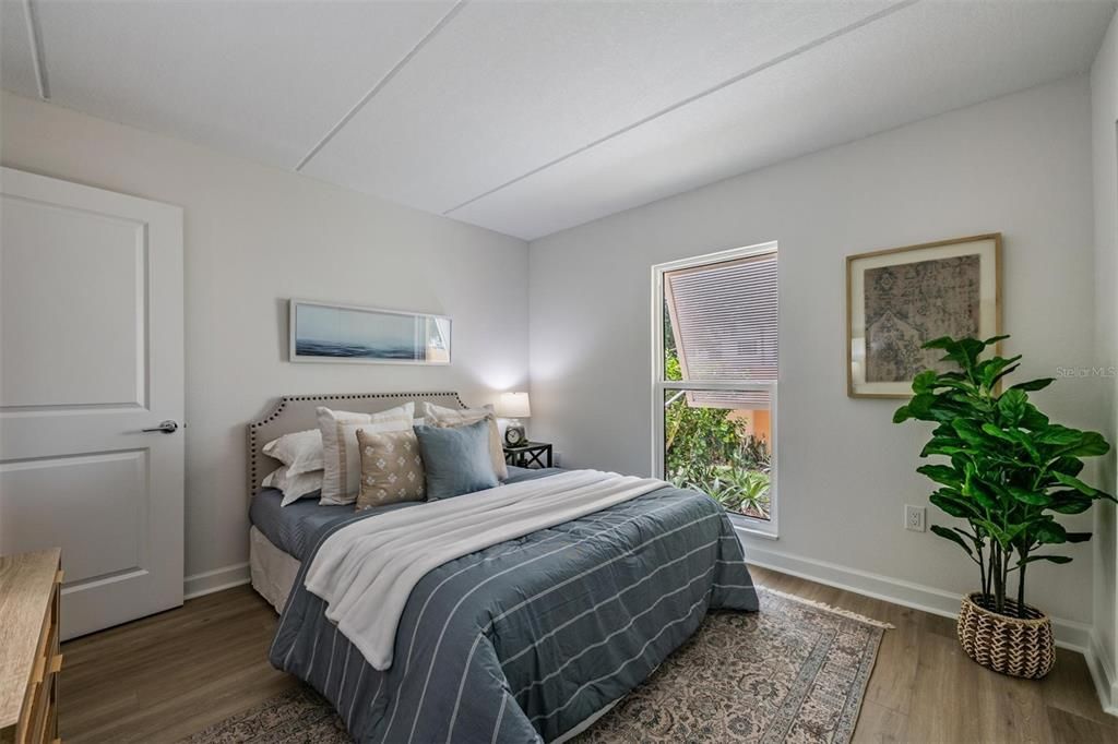 Active With Contract: $200,000 (2 beds, 1 baths, 845 Square Feet)