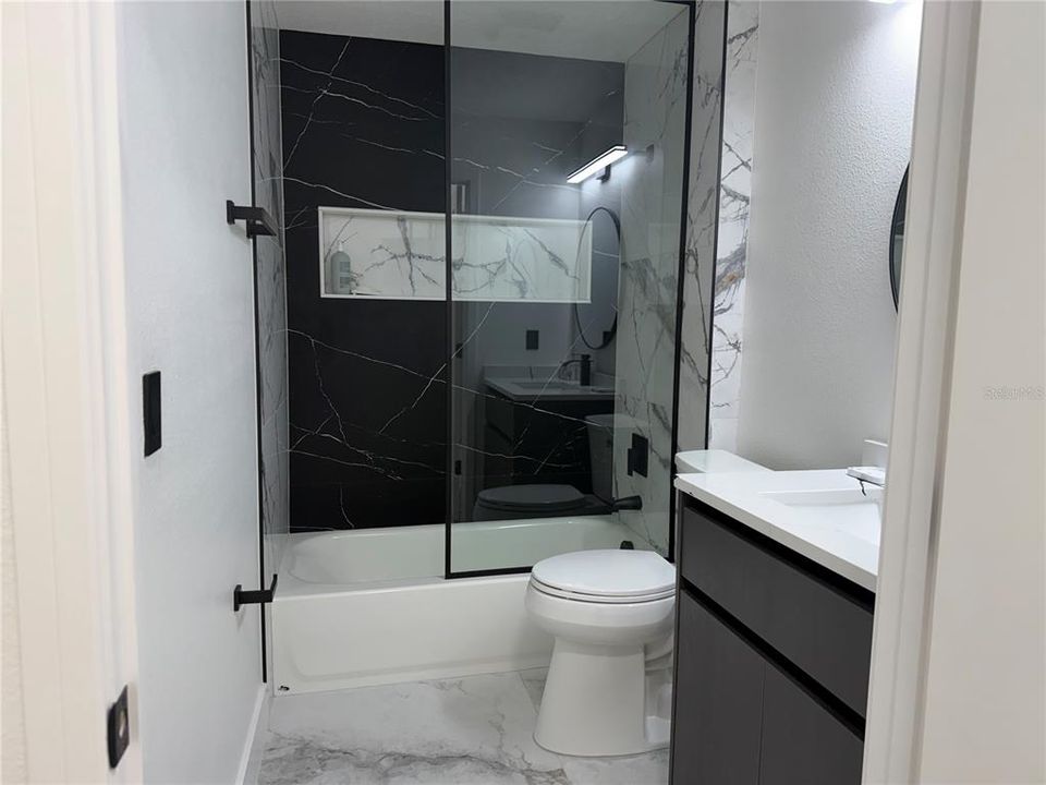 Active With Contract: $270,000 (2 beds, 2 baths, 1054 Square Feet)