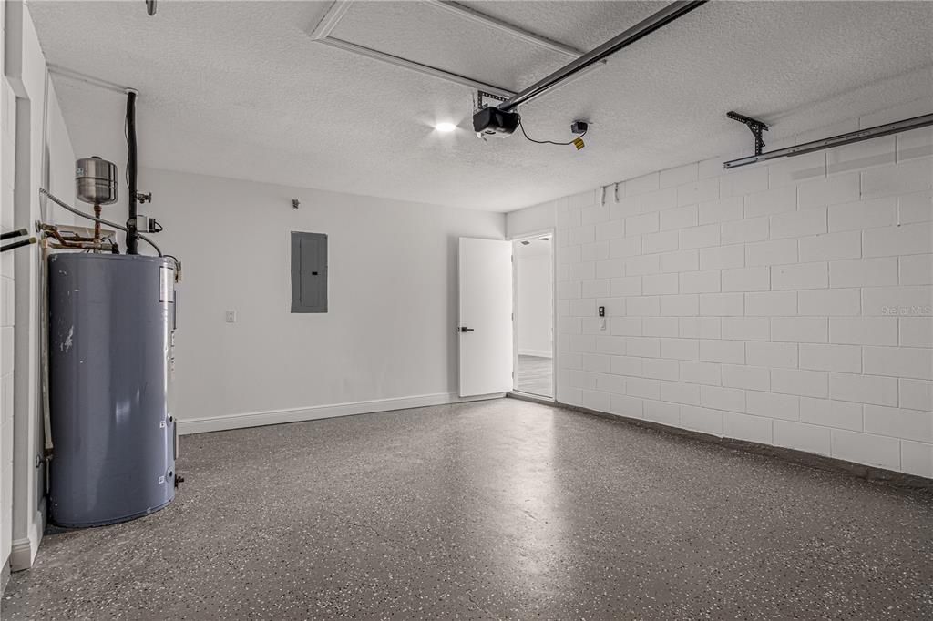 Activo con contrato: $349,750 (3 camas, 2 baños, 1104 Pies cuadrados)