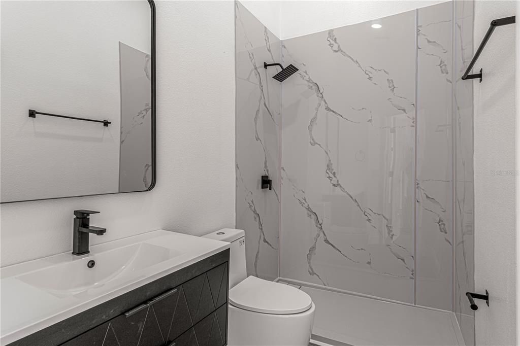 Activo con contrato: $349,750 (3 camas, 2 baños, 1104 Pies cuadrados)