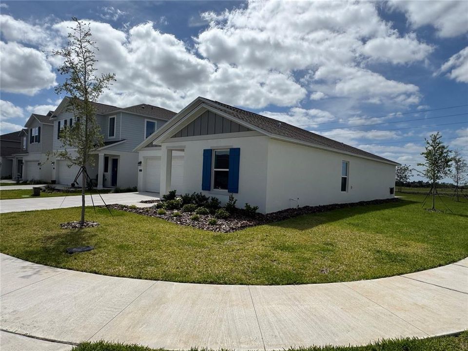 For Rent: $1,900 (3 beds, 2 baths, 1487 Square Feet)