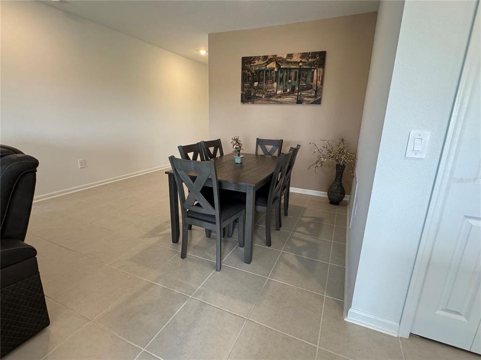 For Rent: $1,900 (3 beds, 2 baths, 1487 Square Feet)