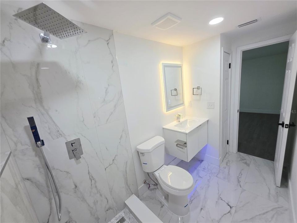 Под контрактом: $315,000 (4 спален, 3 ванн, 1572 Квадратных фут)