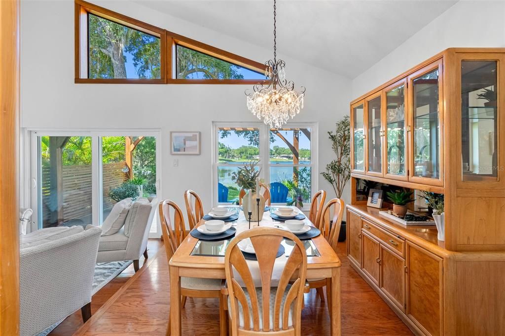 En Venta: $1,500,000 (3 camas, 4 baños, 2723 Pies cuadrados)