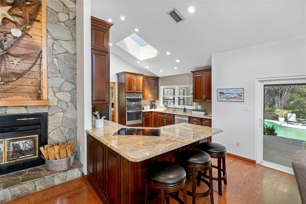 En Venta: $1,500,000 (3 camas, 4 baños, 2723 Pies cuadrados)