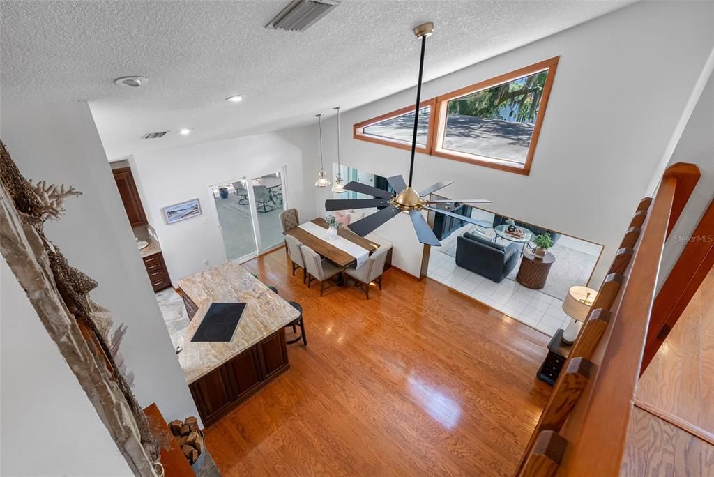 En Venta: $1,500,000 (3 camas, 4 baños, 2723 Pies cuadrados)