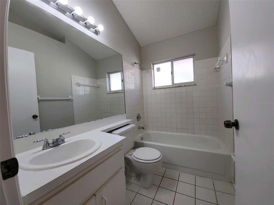 For Sale: $319,900 (3 beds, 2 baths, 1383 Square Feet)