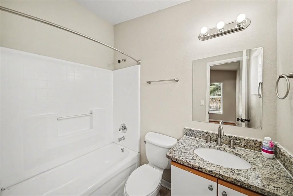 На продажу: $309,900 (3 спален, 2 ванн, 1274 Квадратных фут)