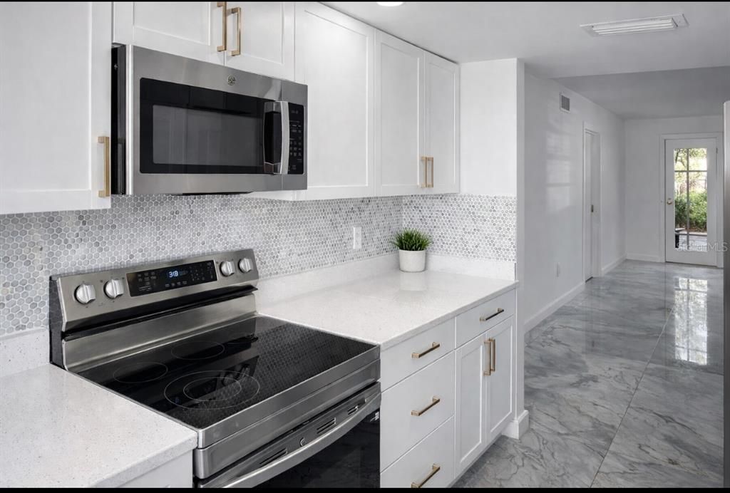 For Sale: $145,000 (2 beds, 2 baths, 1008 Square Feet)