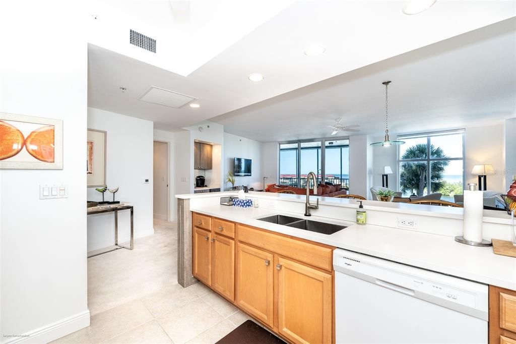 For Rent: $6,500 (3 beds, 3 baths, 1893 Square Feet)