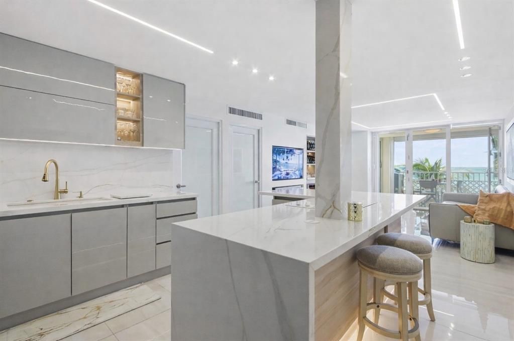 Activo con contrato: $599,000 (2 camas, 2 baños, 960 Pies cuadrados)