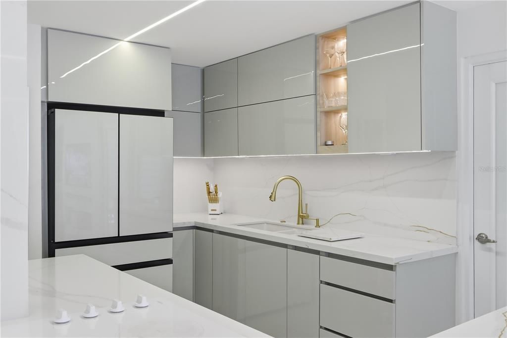 Activo con contrato: $599,000 (2 camas, 2 baños, 960 Pies cuadrados)