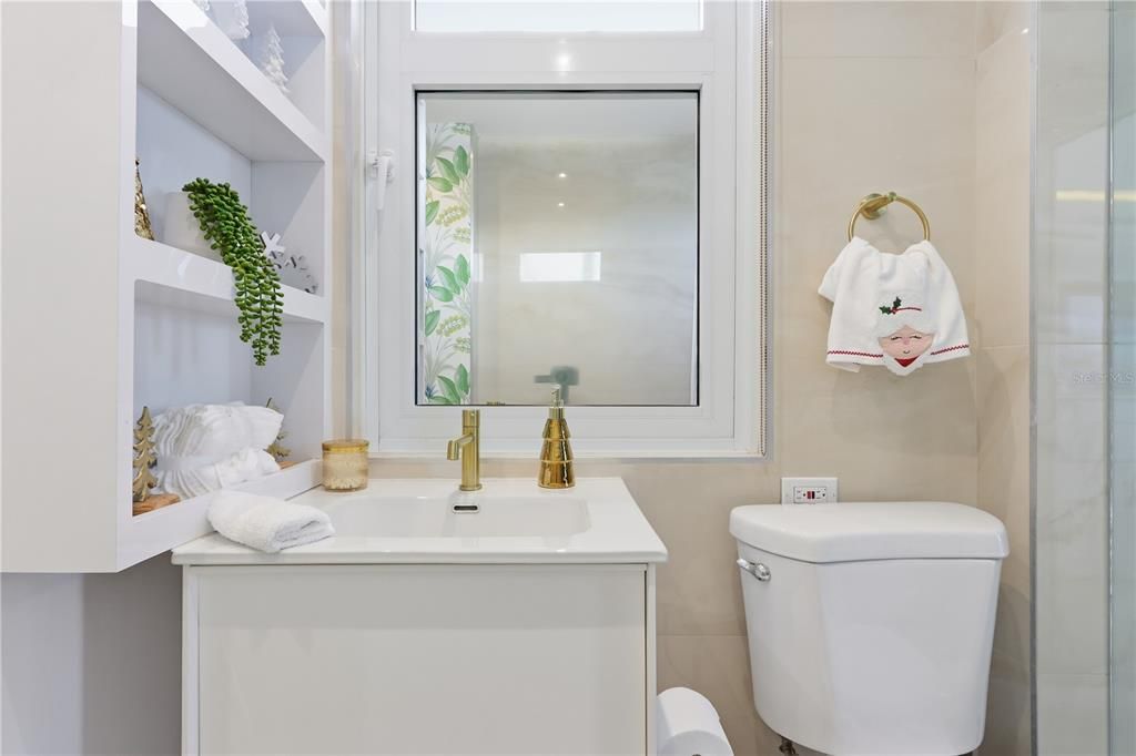 Activo con contrato: $599,000 (2 camas, 2 baños, 960 Pies cuadrados)