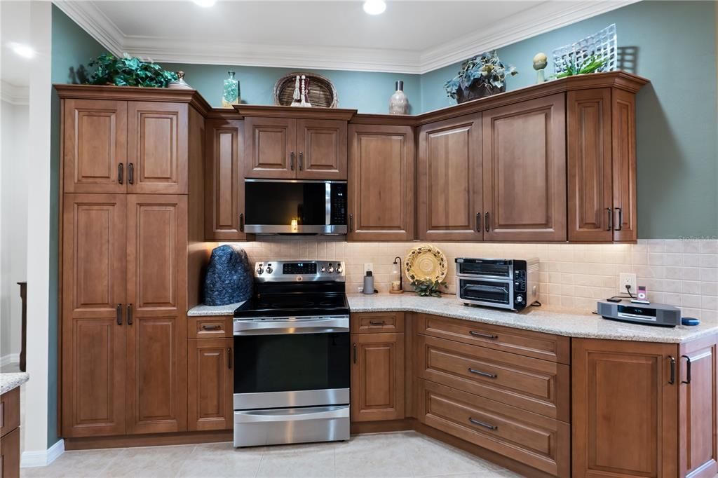 Под контрактом: $439,900 (3 спален, 2 ванн, 1887 Квадратных фут)