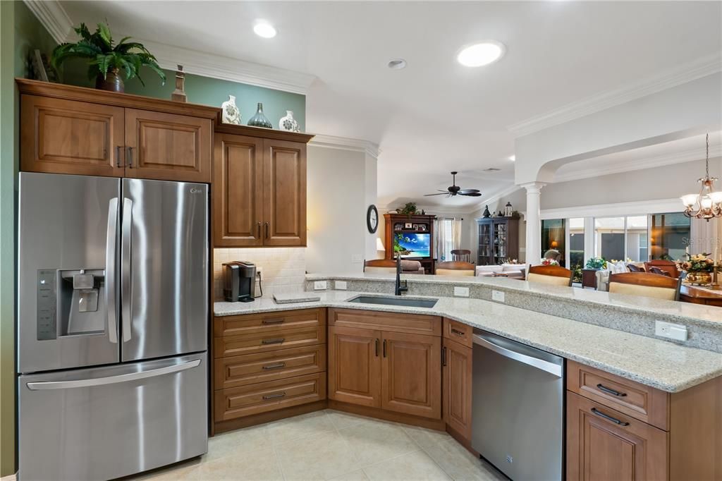 Под контрактом: $439,900 (3 спален, 2 ванн, 1887 Квадратных фут)
