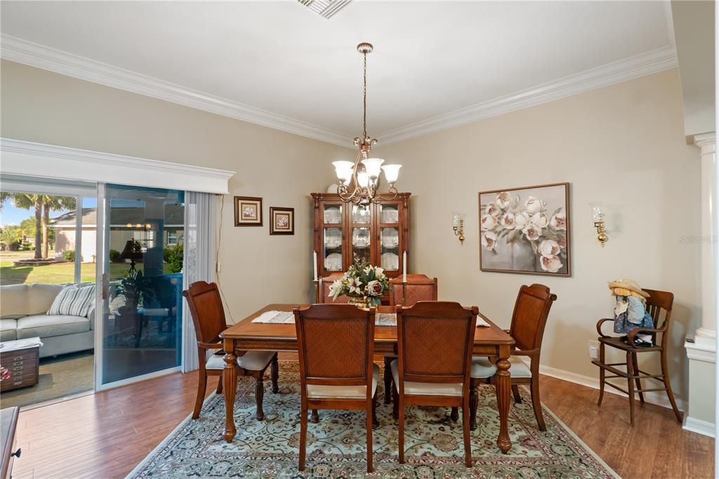 Под контрактом: $439,900 (3 спален, 2 ванн, 1887 Квадратных фут)