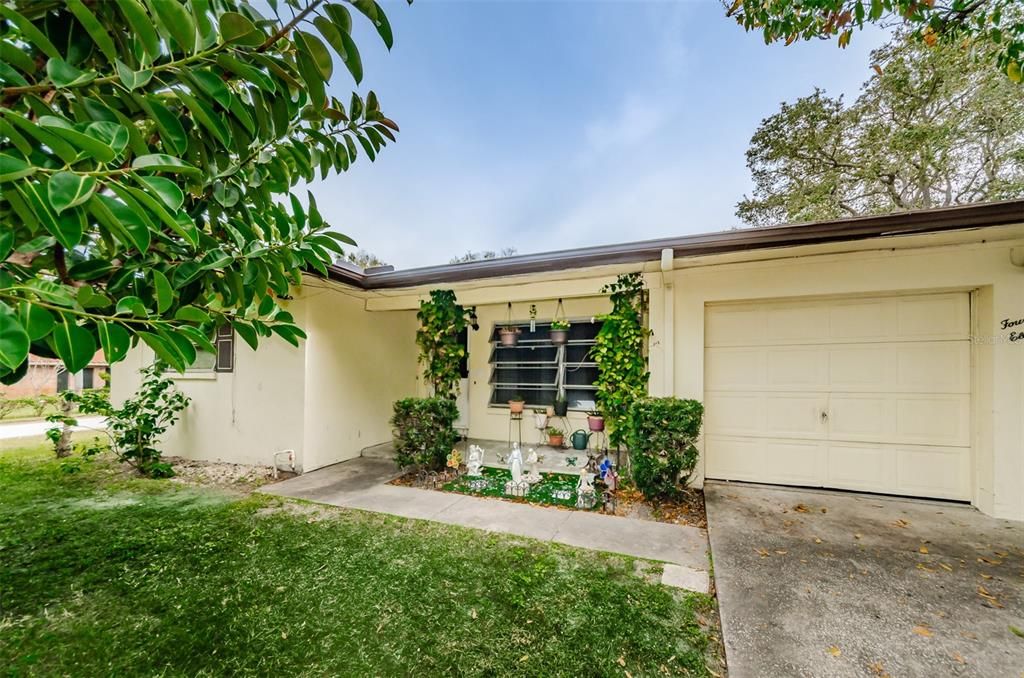 Active With Contract: $449,000 (5 beds, 0 baths, 1767 Square Feet)