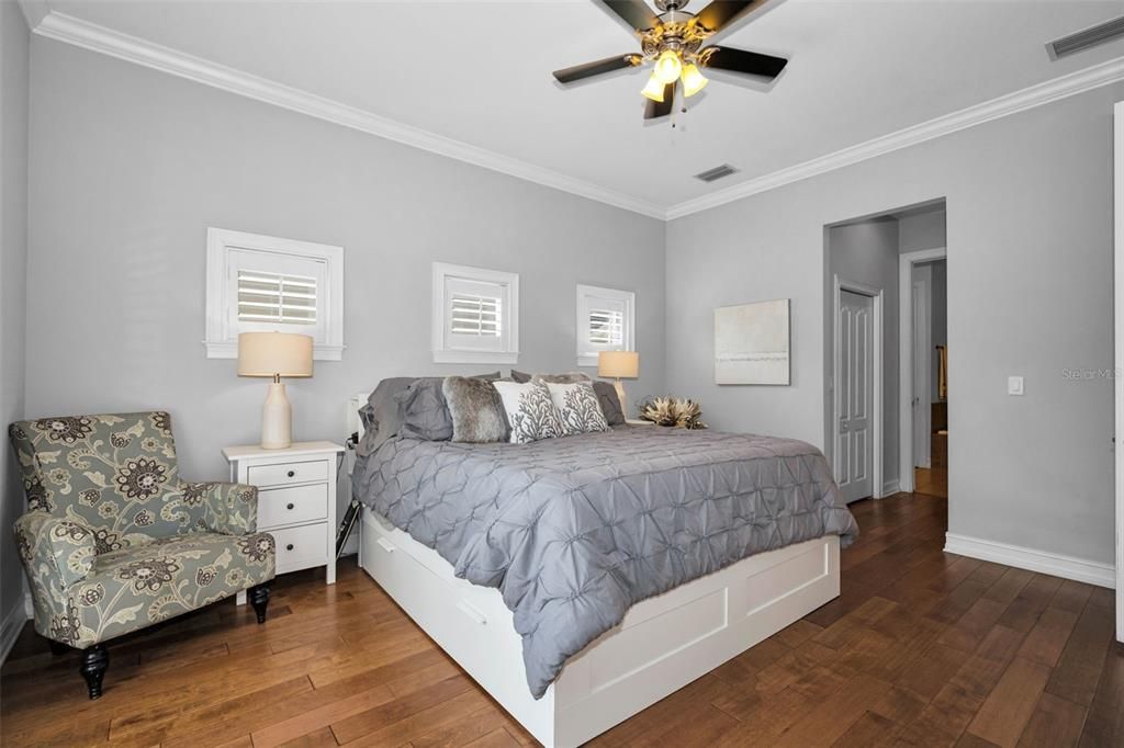 For Sale: $1,000,000 (5 beds, 4 baths, 3904 Square Feet)
