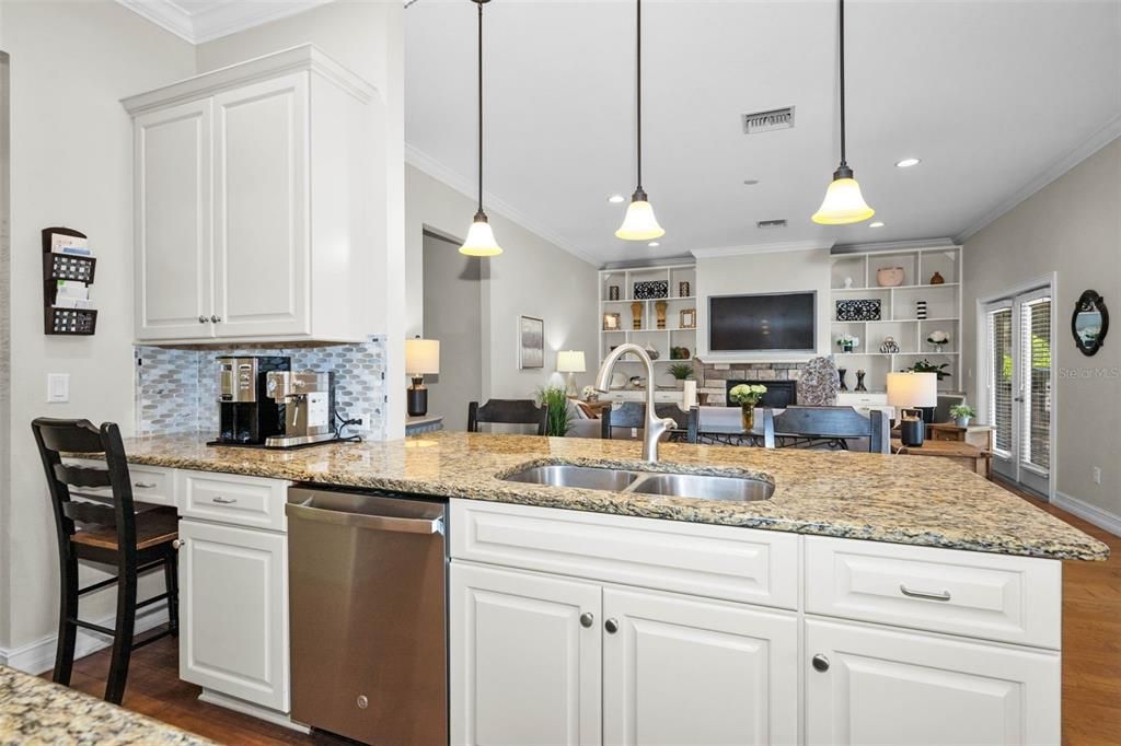 For Sale: $1,000,000 (5 beds, 4 baths, 3904 Square Feet)