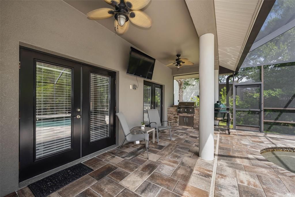 For Sale: $1,000,000 (5 beds, 4 baths, 3904 Square Feet)