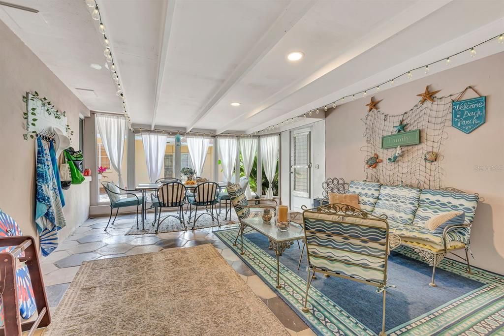 Active With Contract: $350,000 (3 beds, 2 baths, 1437 Square Feet)