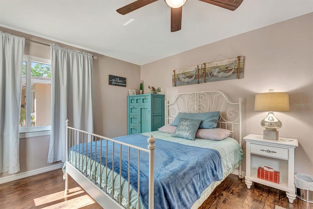 Active With Contract: $350,000 (3 beds, 2 baths, 1437 Square Feet)