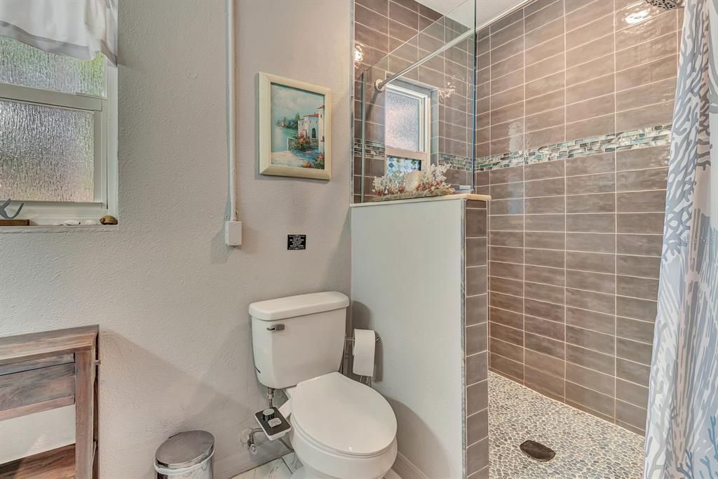 Active With Contract: $350,000 (3 beds, 2 baths, 1437 Square Feet)
