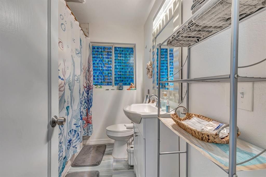 Active With Contract: $350,000 (3 beds, 2 baths, 1437 Square Feet)