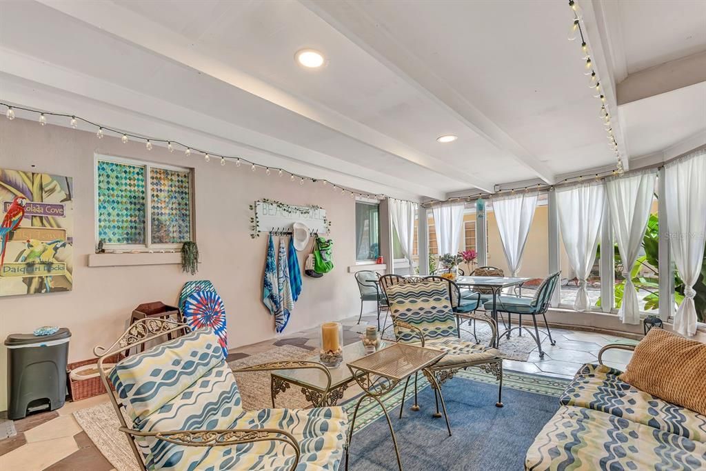 Active With Contract: $350,000 (3 beds, 2 baths, 1437 Square Feet)